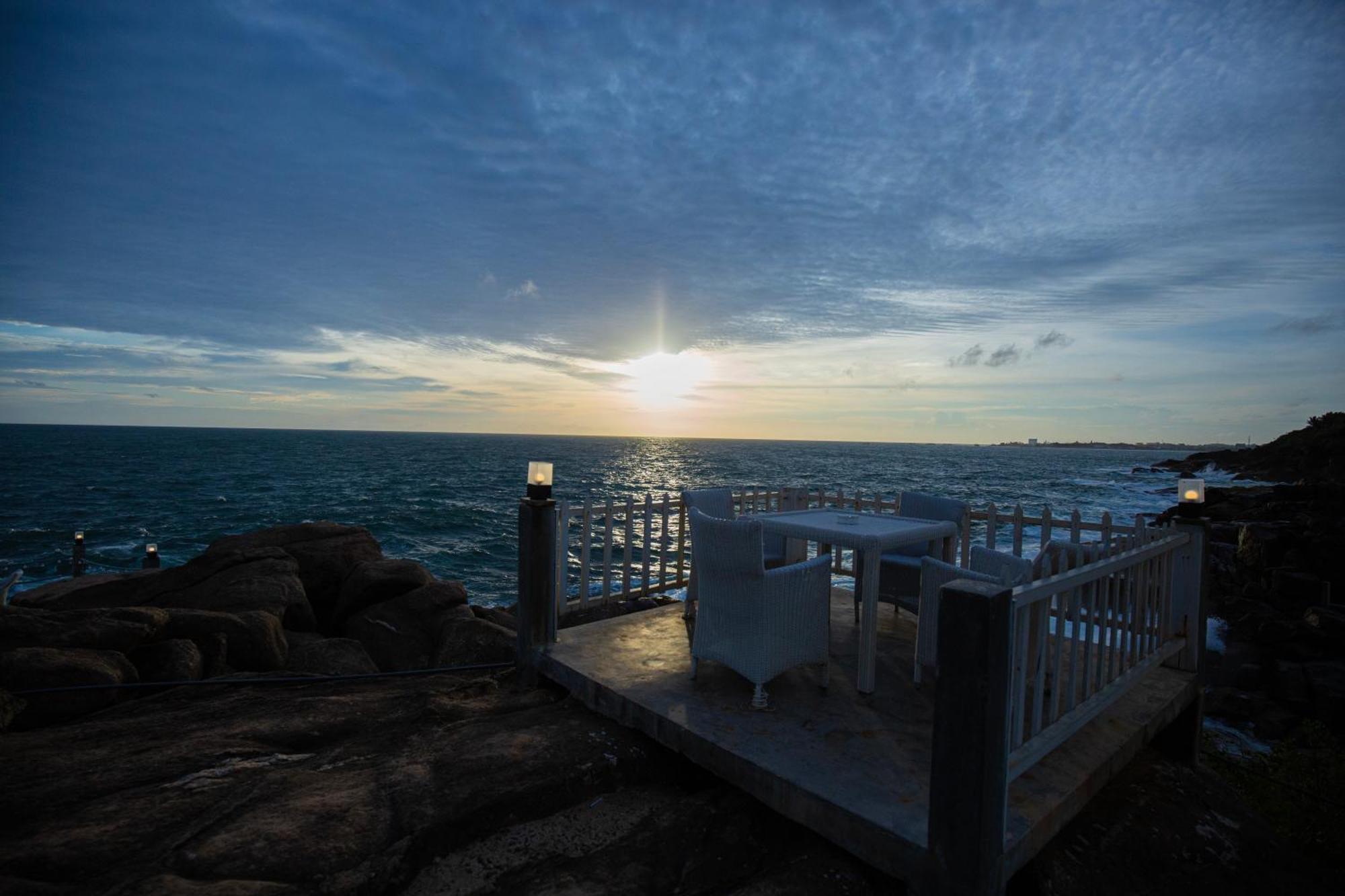 Hotel Zeilan Sunset Point ウナワトゥナ エクステリア 写真
